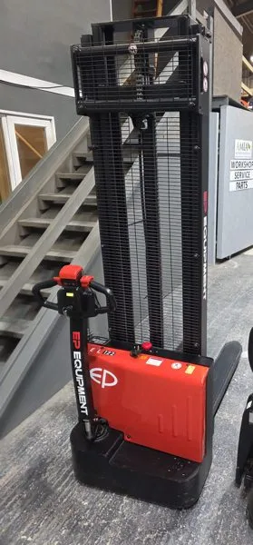 EP ESL122 Walkie Stacker